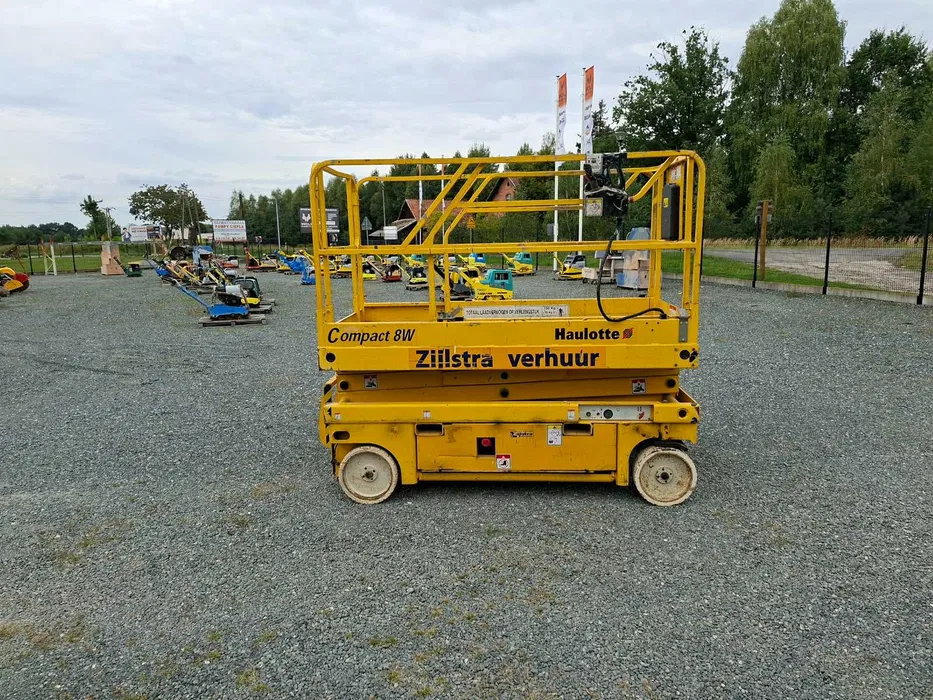 Haulotte Compact 8W 2002 | Podnośnik nożycowy | Zwyżka elektryczna | Nowe akumulatory (Genie) - obrazek 8