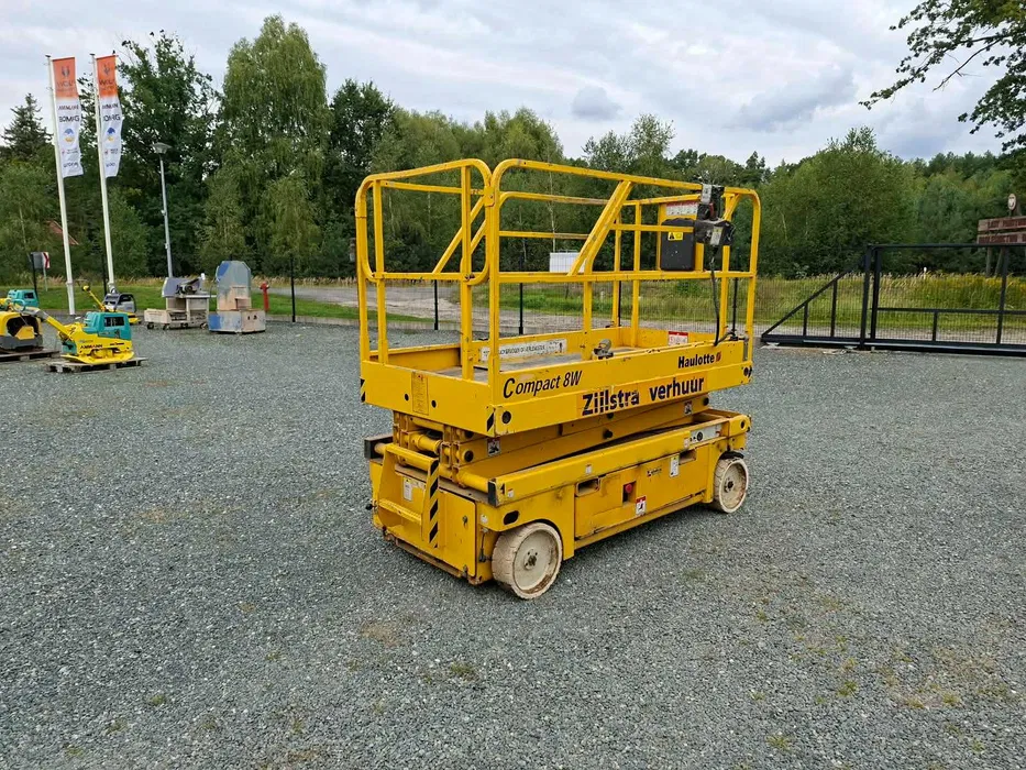 Haulotte Compact 8W 2002 | Podnośnik nożycowy | Zwyżka elektryczna | Nowe akumulatory (Genie) - obrazek 7
