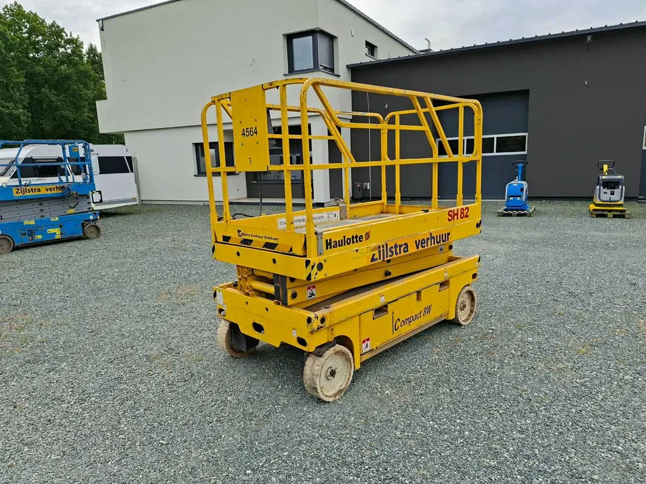 Haulotte Compact 8W 2002 | Podnośnik nożycowy | Zwyżka elektryczna | Nowe akumulatory (Genie) - obrazek 3