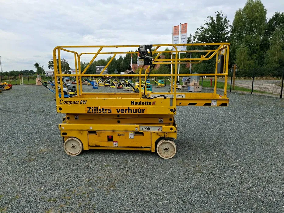 Haulotte Compact 8W 2002 | Podnośnik nożycowy | Zwyżka elektryczna | Nowe akumulatory (Genie) - obrazek 4